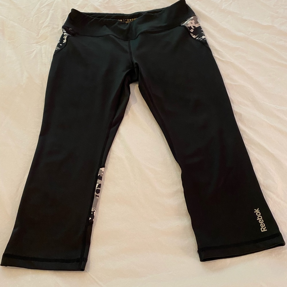 Reebok black leggings-M. Camo details. EUC